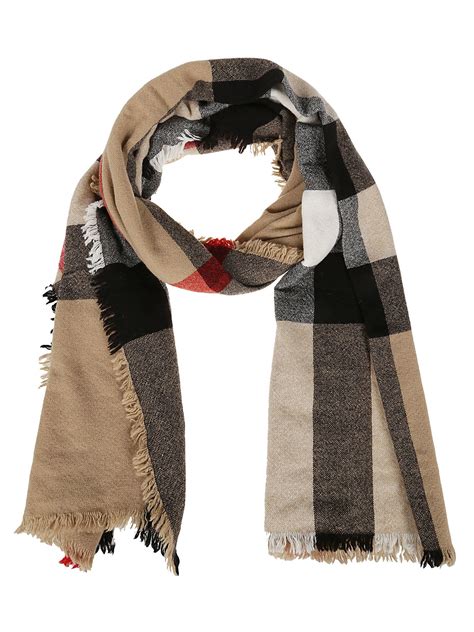 etichetta sciarpa burberry come riconoscerla|Sciarpa Burberry, la tendenza invernale Old British: i nuovi colori .